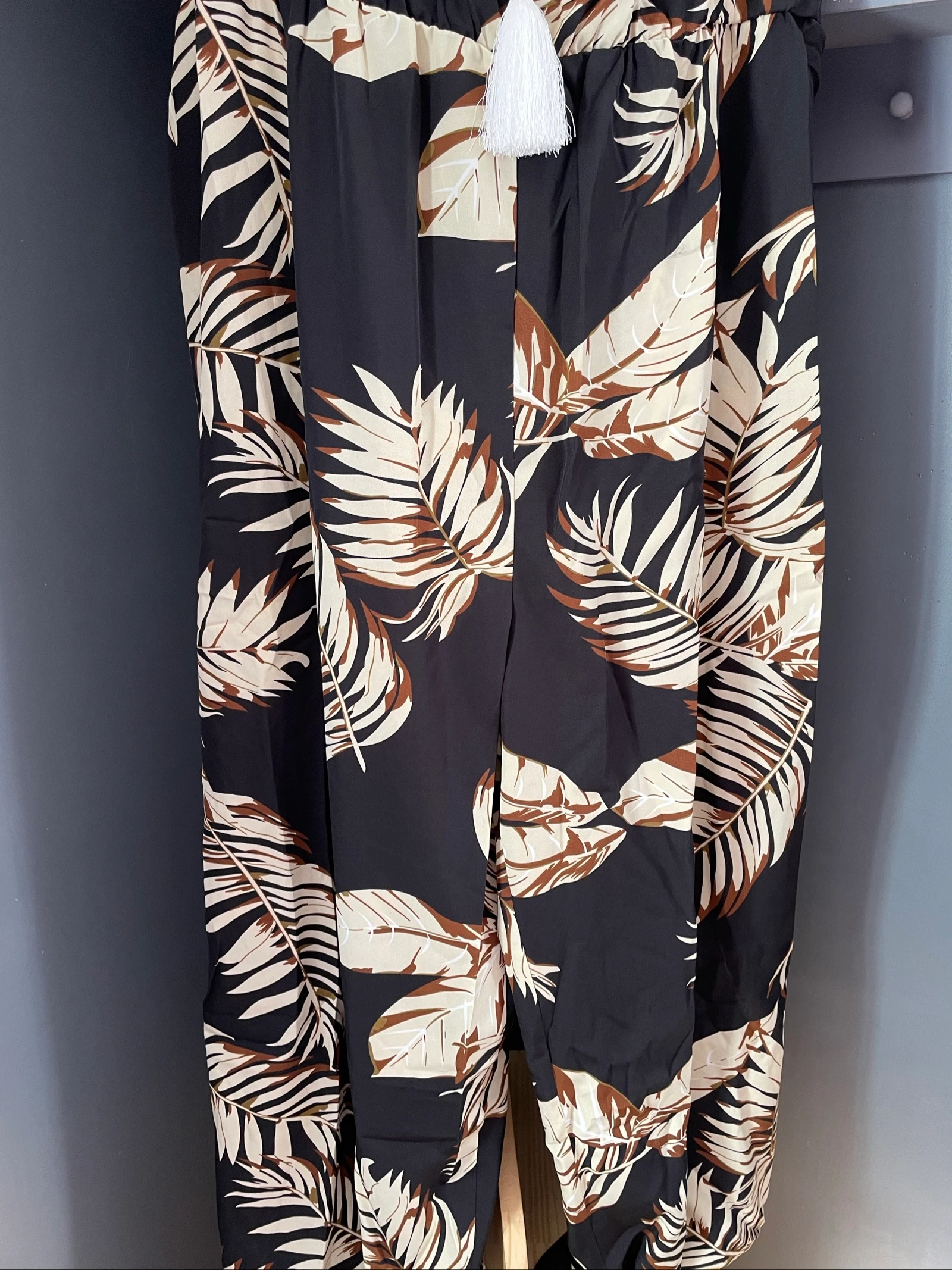 🌸 zwarte jumpsuit beige bladpatroon grote maat 56 wijde broek volant riem 🌸 – photo 4
